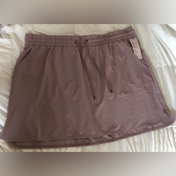 Ideology Commuter Skirt in Sandy Mauve - Picture 4 of 8